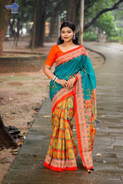 জ্বলন্ত কমলা ও নীল রঙের ঐতিহ্যবাহী শাড়ি ফুলের ডিজাইনে